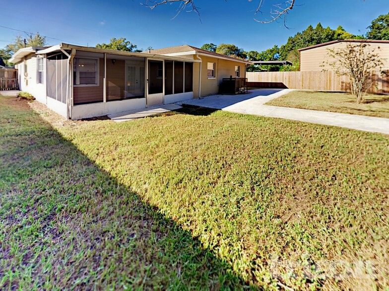 Building Photo - 1809 W Crawford St