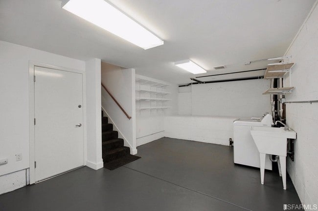 Building Photo - 884 De Haro St