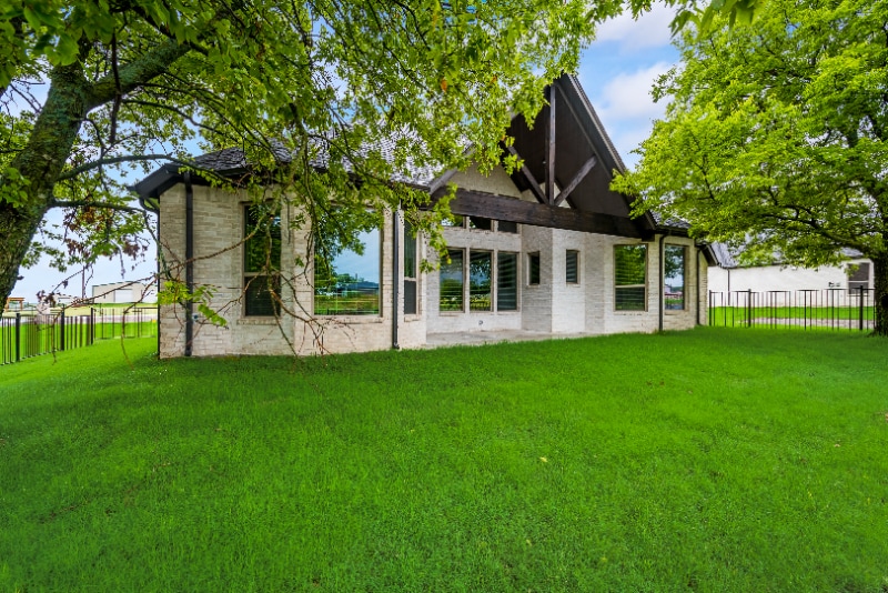 Building Photo - 8140 Money Ln