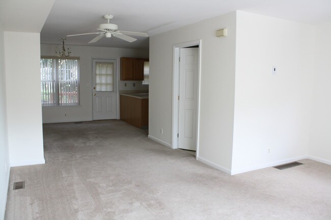 Building Photo - 7923 Ridge Ave