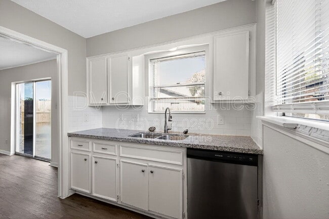 Building Photo - 7922 Coolgrove Dr