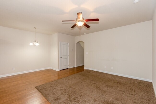 Building Photo - 500 Caldwell Loop