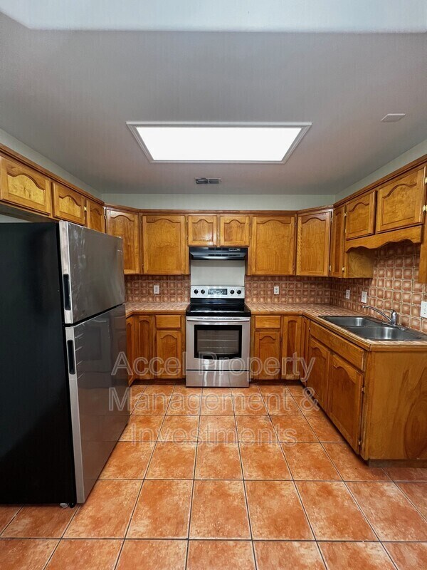 Building Photo - 1606 S Kumquat St