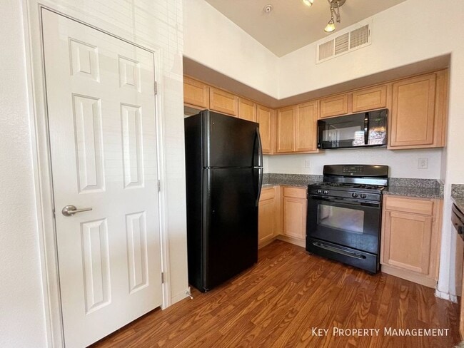 Building Photo - 50 Aura de Blanco St