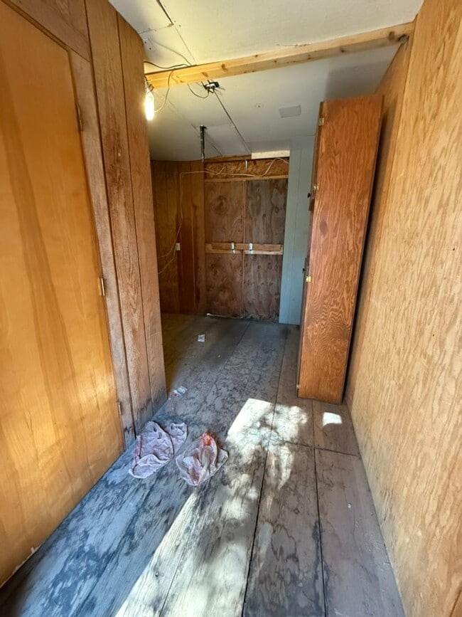 Building Photo - Peaceful 2-Bedroom with Den Home on Over a...