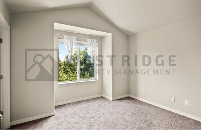 Building Photo - 3111 NE 15th Ave