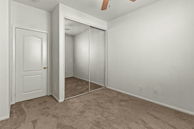 Building Photo - 1067 Princess Kyra Pl