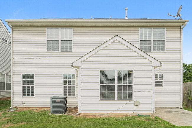 Building Photo - 5713 Henderson Oaks Dr