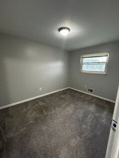 Building Photo - $1000.00 Moves you in.......2 Bedroom 1 Bath Townhome