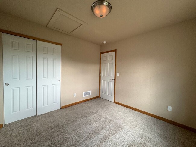 Building Photo - Wonderful Home in Wellington