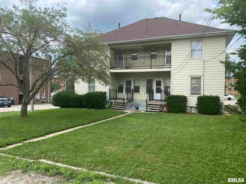 Building Photo - 711 16th St