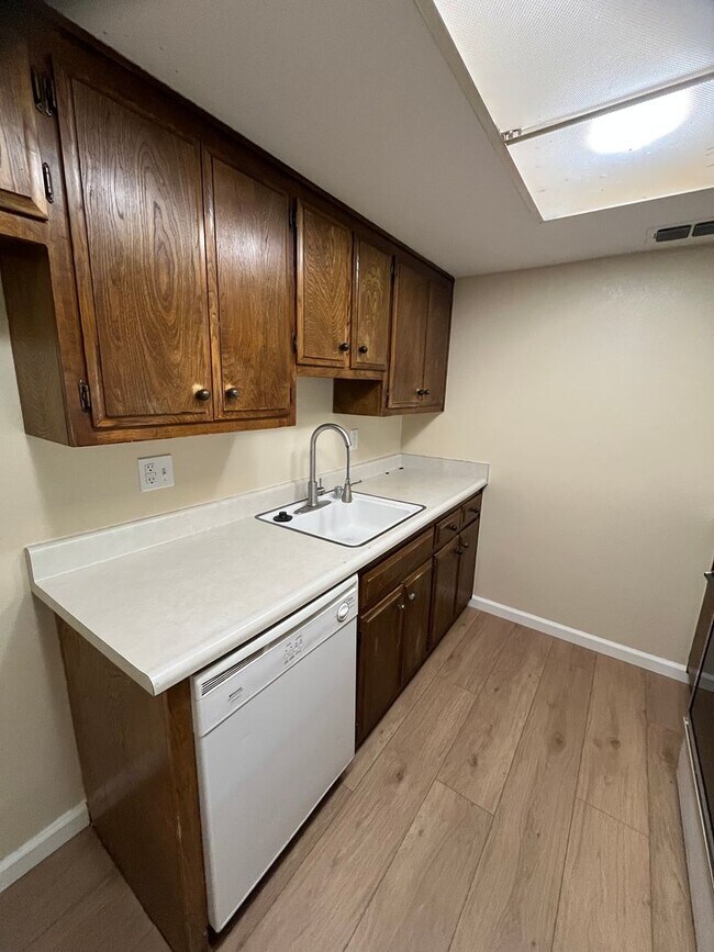 Building Photo - Cowell 4808-4810