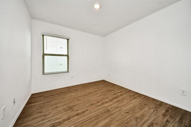 Building Photo - 18915 Sorento Bay Ln