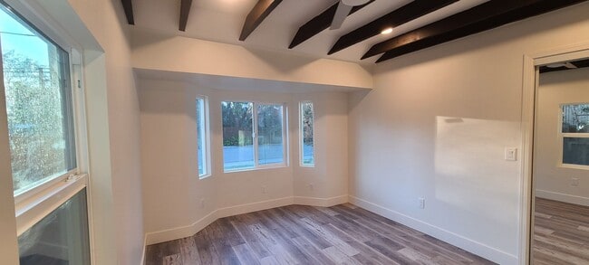 Building Photo - 1402 Clara Ln