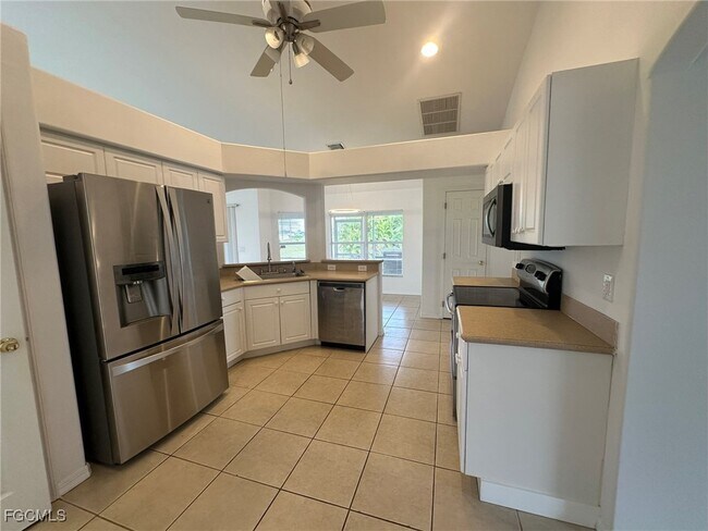 Building Photo - 3929 NW 42nd Ave