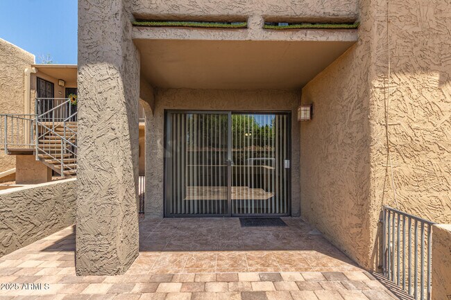Building Photo - 3825 E Camelback Rd