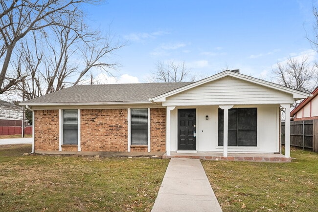 Building Photo - 6628 Brookdale Dr