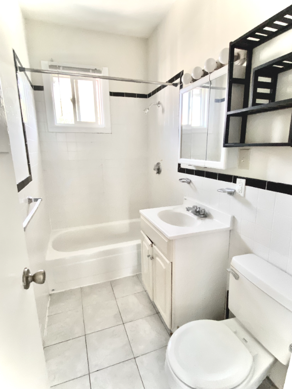 Building Photo - 56 Mozart St