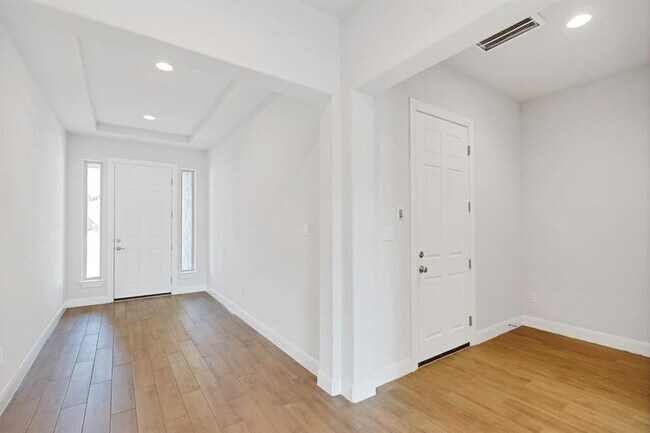 Building Photo - 278 Eclipse Dr