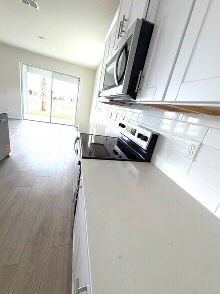Building Photo - 322 Bracer Way