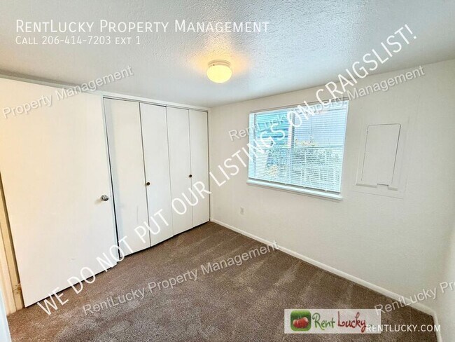 Building Photo - 5511 18th Ave S