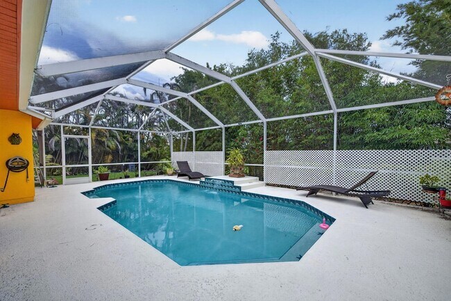 Building Photo - 3077 SE Galt Cir