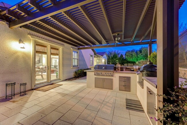 Building Photo - Private Cul-de-Sac Estate in Gated Summerlin with Pool, Spa & Outdoor Living