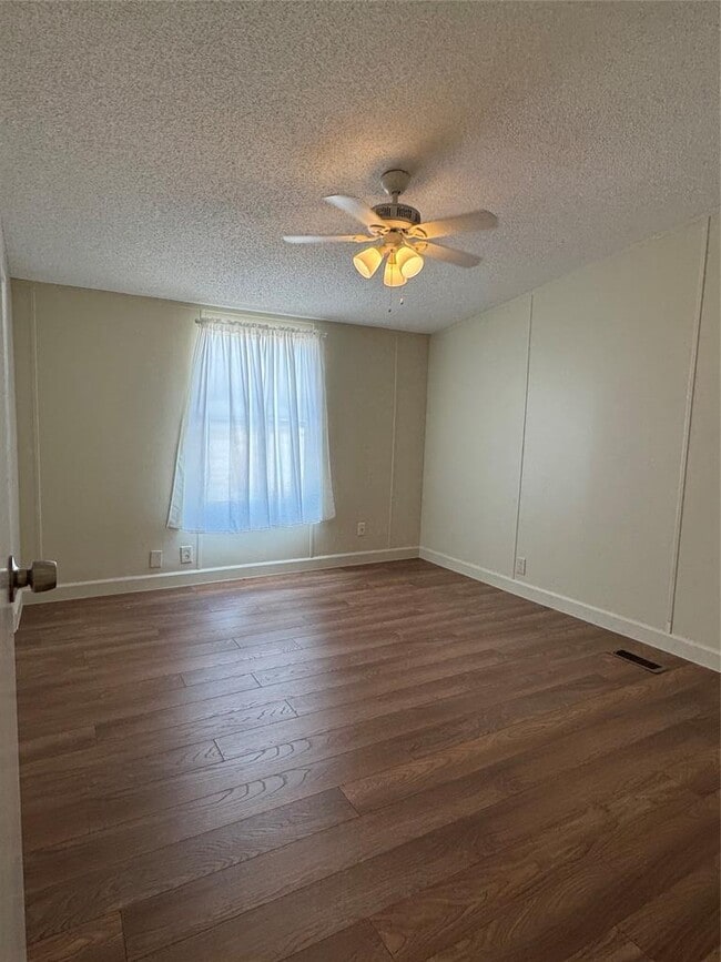 Building Photo - 25009 Ranch Rd