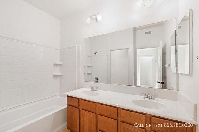 Building Photo - 17010 Calle Trevino