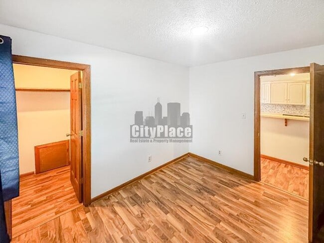 Building Photo - 942 Fayette St