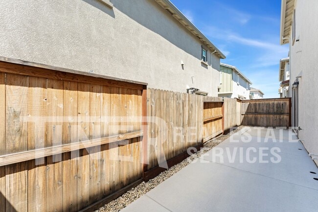 Building Photo - 3117 Pruett Dr