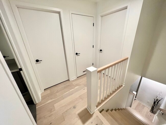 2nd floor - 8233 John R St