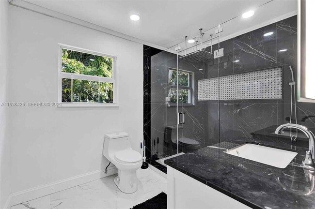 Building Photo - 860 NW 207th St