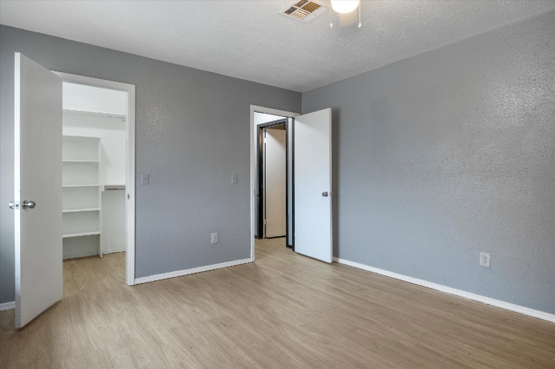 Building Photo - 11009 Bel Air Pl