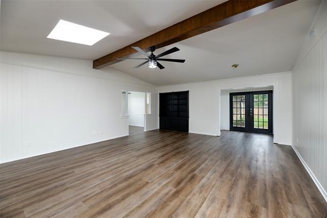 Building Photo - 2621 Pinehurst Dr