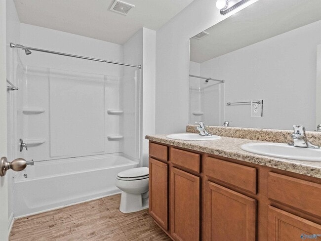 Building Photo - 30057 Glenrose Way