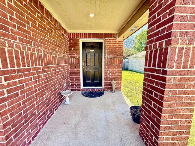 Building Photo - 133 Paige Bend