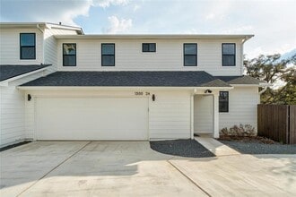 Building Photo - 1500 Sylvan Glade