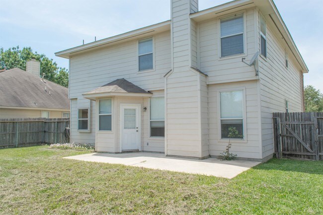 Building Photo - 340 Meadow Park