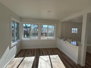 Building Photo - 1716 NW Kinyon Ave