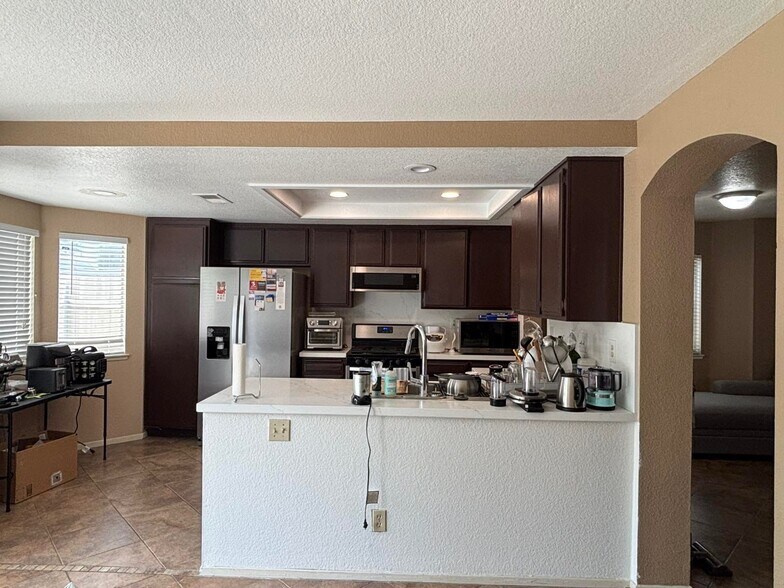 Building Photo - 11141 Countryview Dr