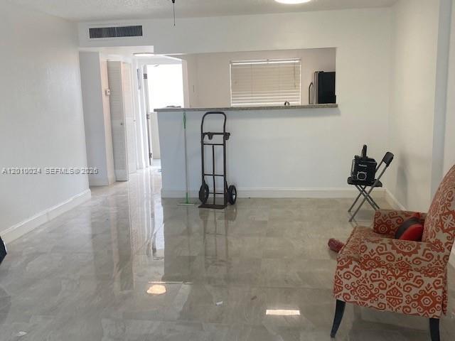 Building Photo - 16450 Miami Dr