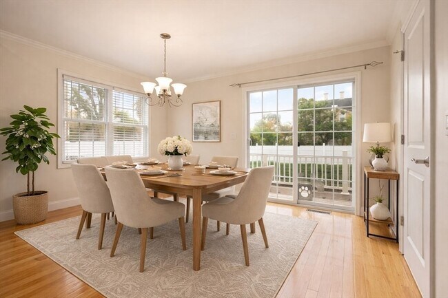 Building Photo - 22 School St