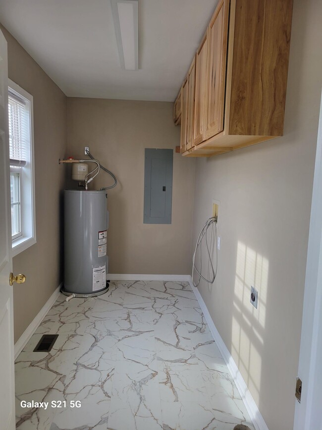 Building Photo - 251 Myrtle Ave