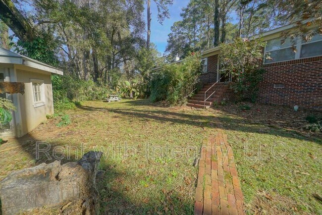 Building Photo - 1804 Skyland Dr