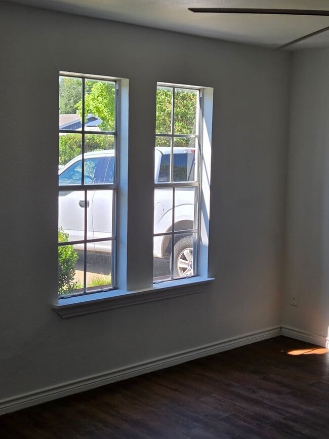 Building Photo - Nice 3 bedroom 1 bath for rent