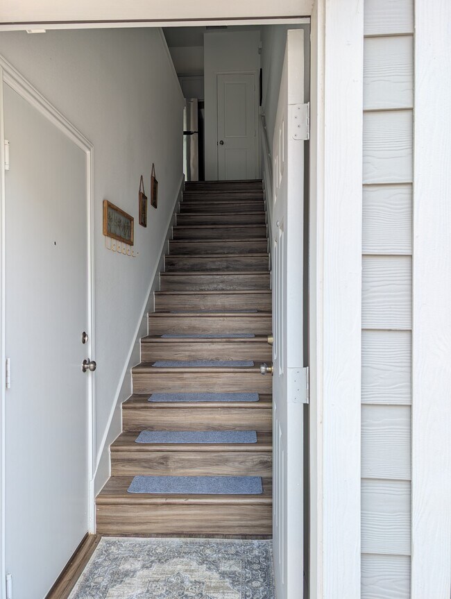 Building Photo - 160 Rioja