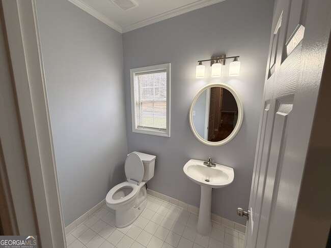 Building Photo - 113 Clarin Way