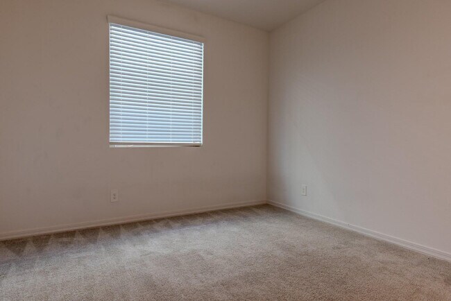 Building Photo - 11248 E Unger Ave