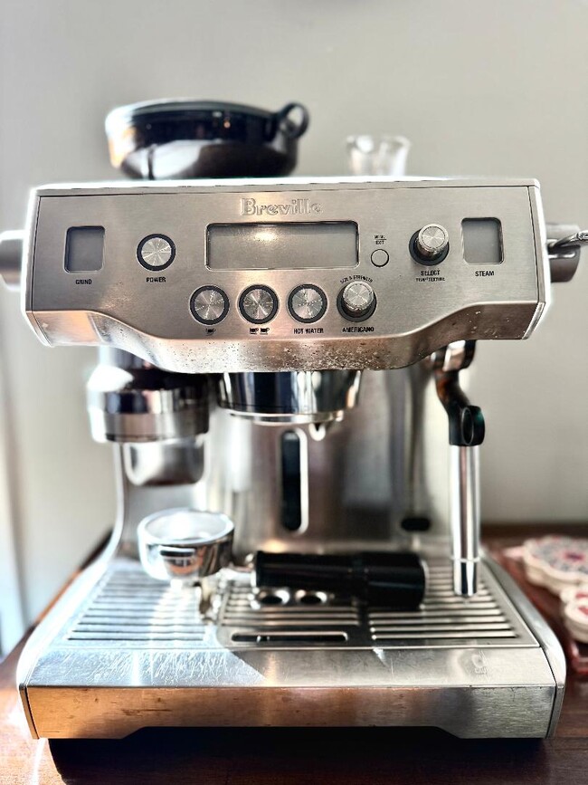 Building Photo - 760 Beachwood Ct